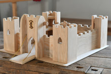 Carica l'immagine nel visualizzatore di Gallery, Castello dei cavalieri