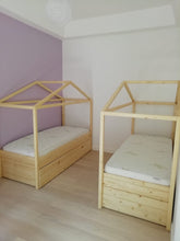 Carica l'immagine nel visualizzatore di Gallery, Letto sogni d'incanto con cassettone